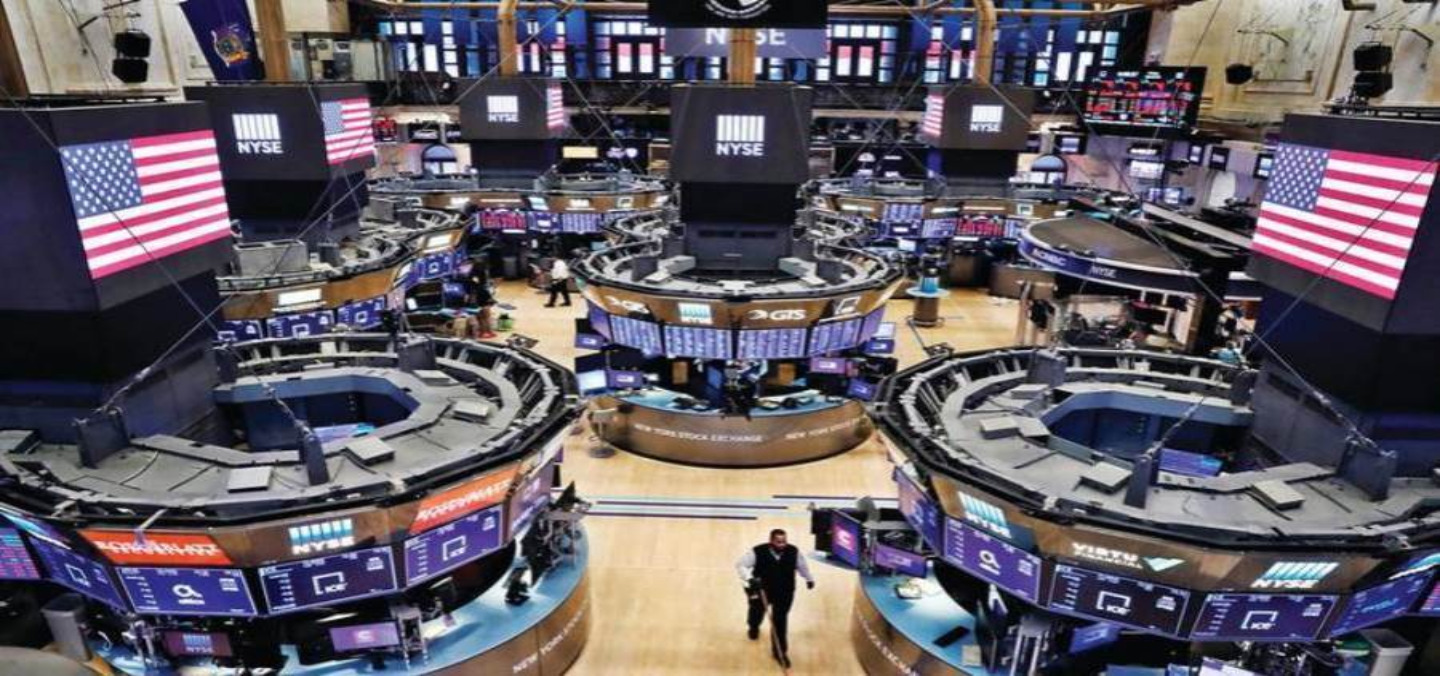 -تراجعات جماعية  لمؤشرات وول استريت و استمرار  المخاوف من شركات التكنولوجيا 