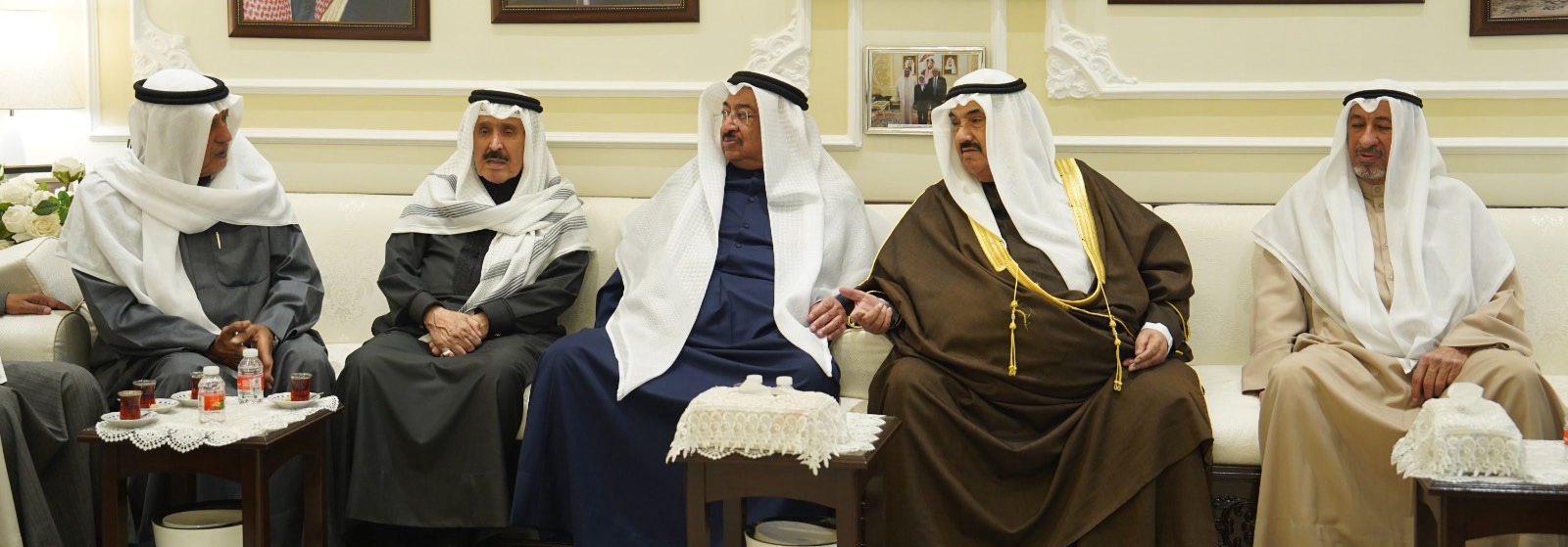 خالد الدغيشم وسمو الشيخ ناصر المحمد الصباح وعبدالعزيز الدغيشم وأحمد الجارالله
