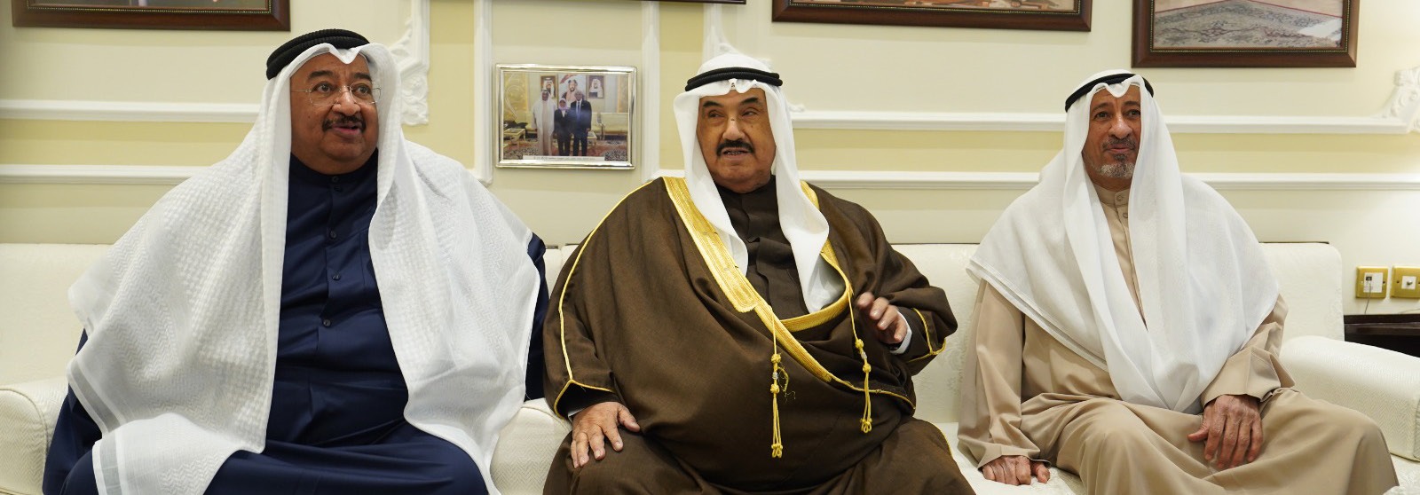 خالد الدغيشم وسمو الشيخ ناصر المحمد الصباح وعبدالعزيز الدغيشم سمو الشيخ ناصر المحمد يزور ديوان الدغيشم